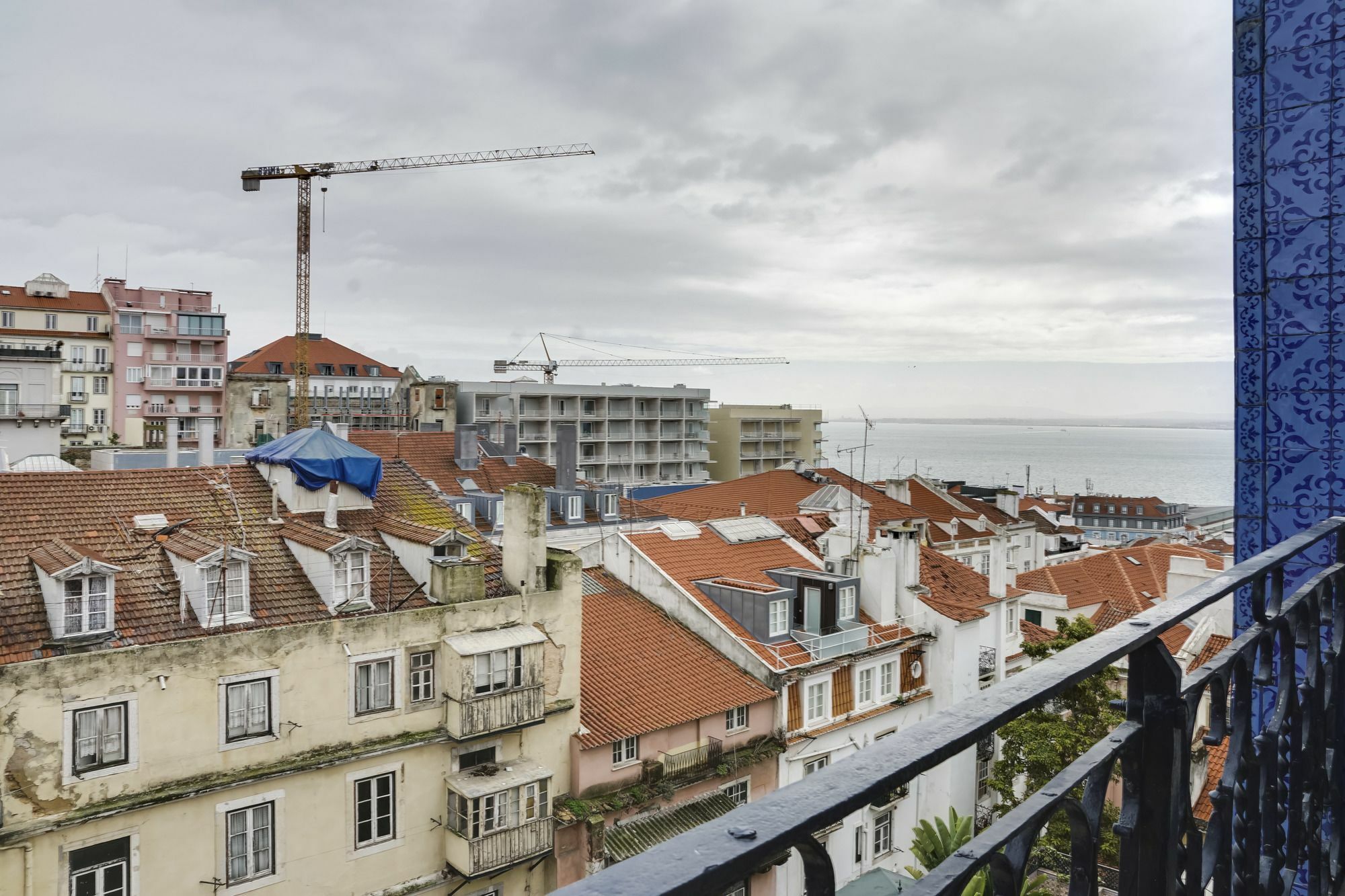 Sweet Inn Apartment - Chiado Luxury Lisbon Exterior photo